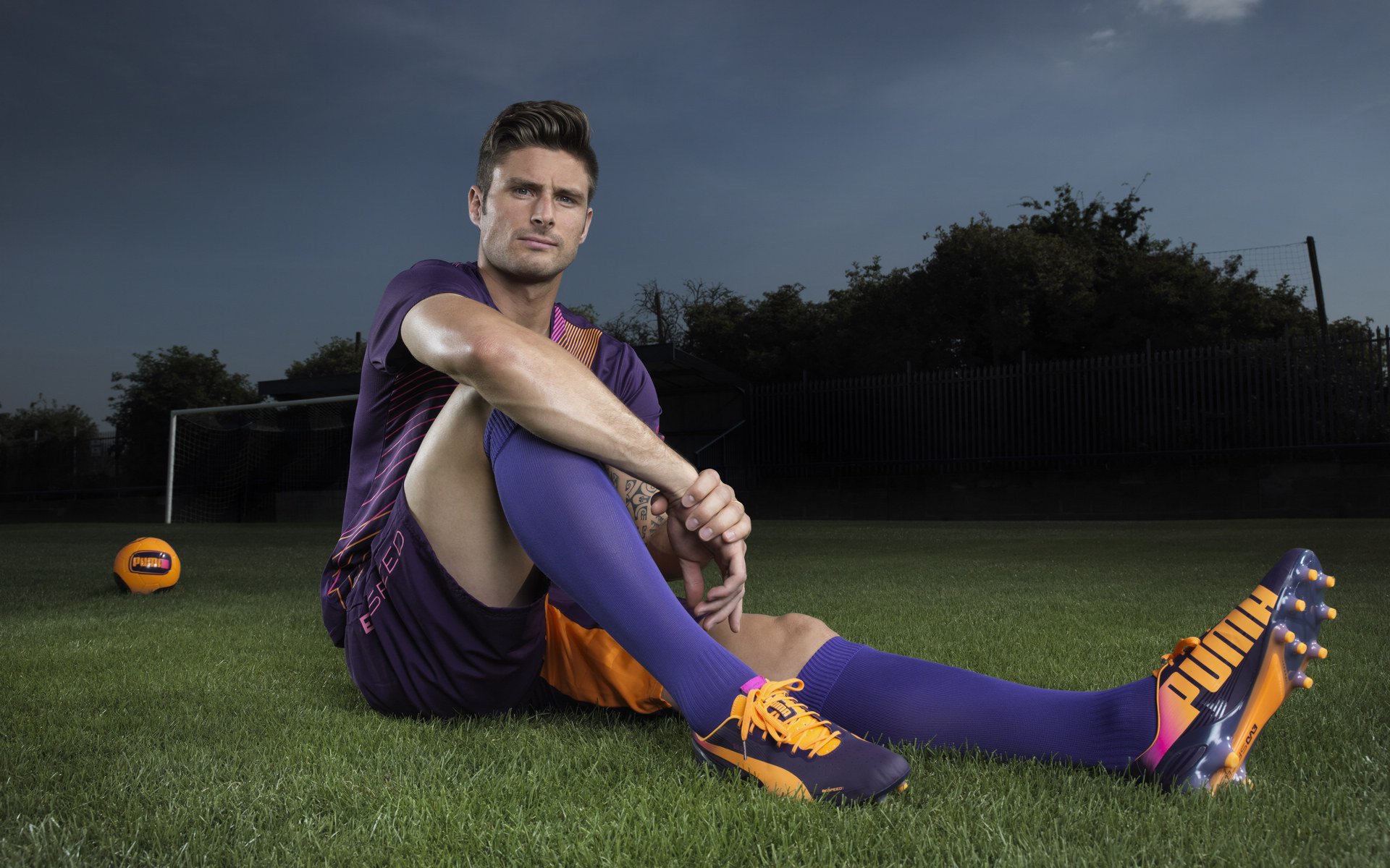 内线争霸：篮下强硬对抗的精彩瞬间，内线打法